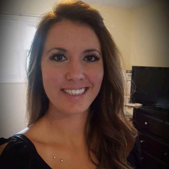 Meet your Posher, Tabatha - Picture 1 of 1